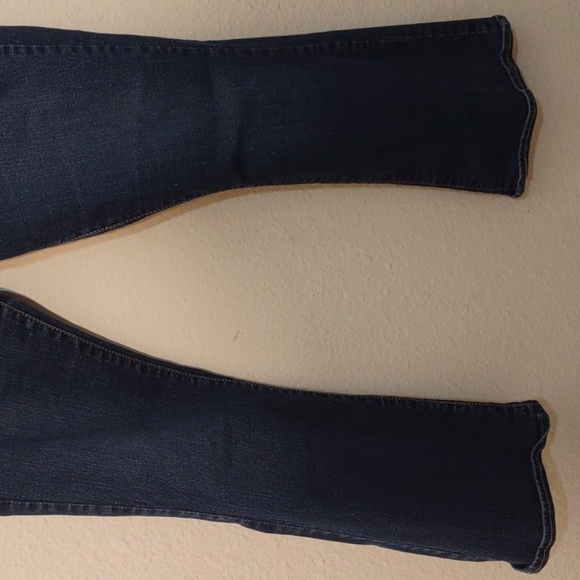 LIGHTLY USED SIGNATURE LEVI STRAUSS AND CO CURVY BOOT CUT 16 S/C - Picture 5 of 12